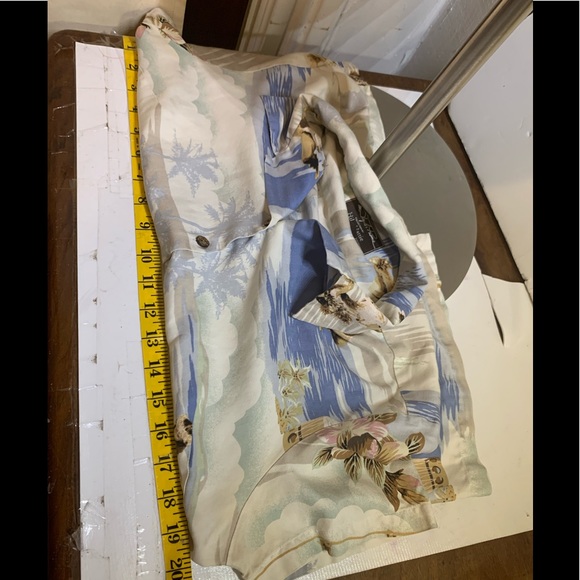 Hilo Hattie small button down shirt - Picture 6 of 6